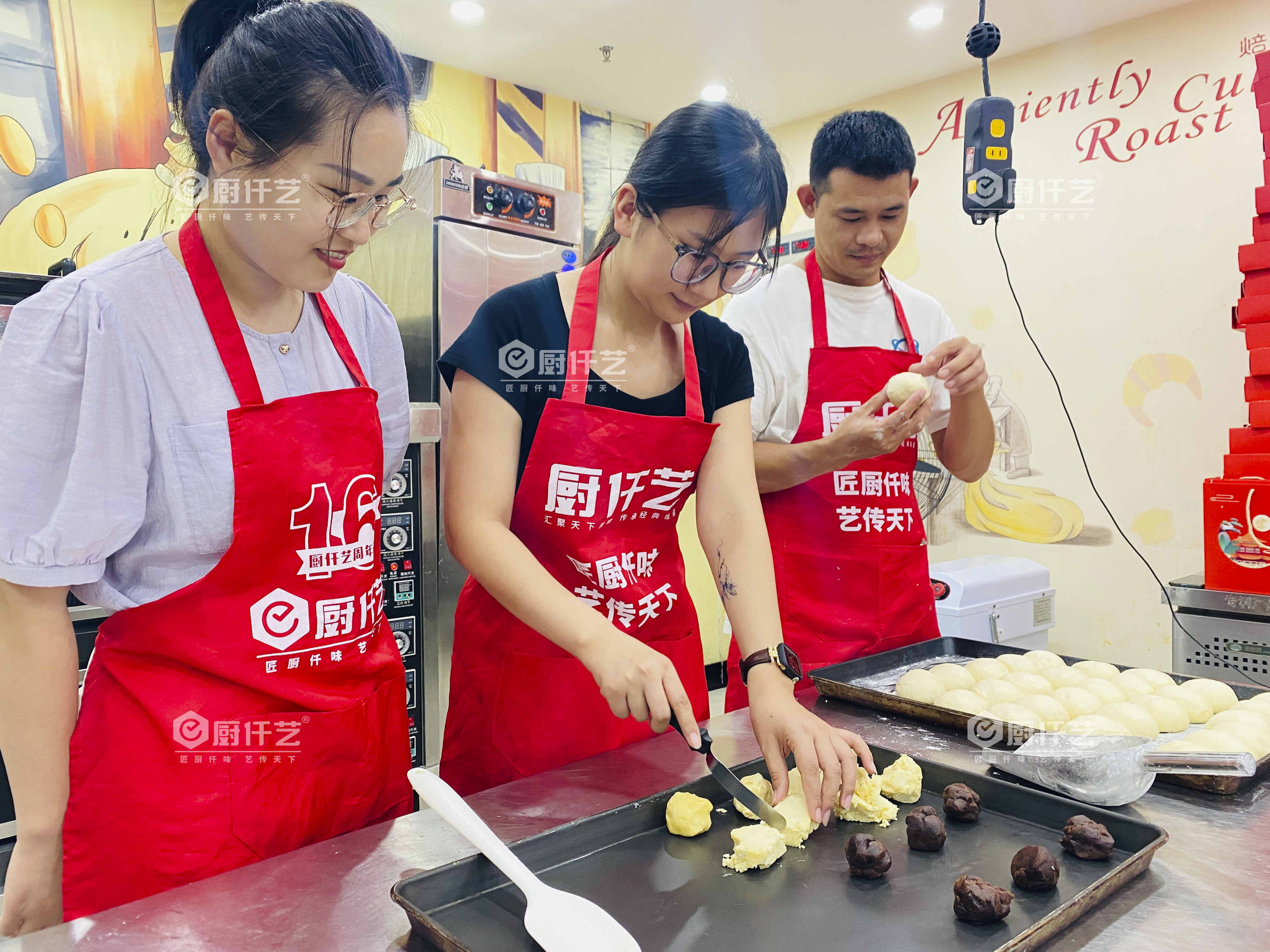 学小吃技术，不只是学会做：厨仟艺小吃培训的教学方式与服务保障(图7)
