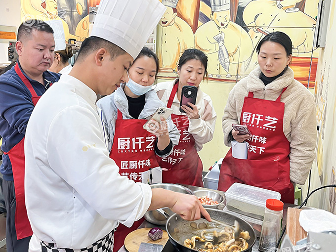 烟台哪里学披萨？培训机构怎么选？6条标准帮你筛掉不靠谱的机构(图4)