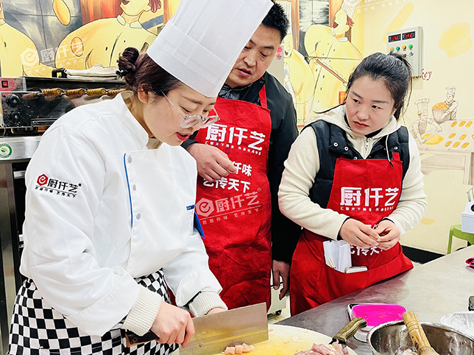 烟台哪里学披萨？培训机构怎么选？6条标准帮你筛掉不靠谱的机构(图5)